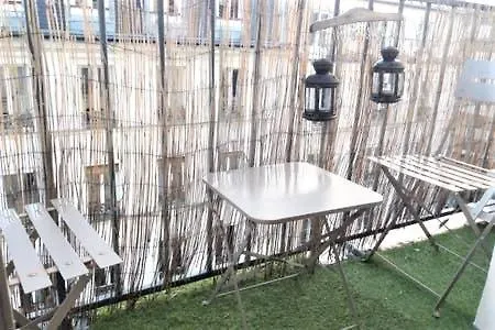 Entier Avec Balcon A Plein Sud. Appartamento Parigi